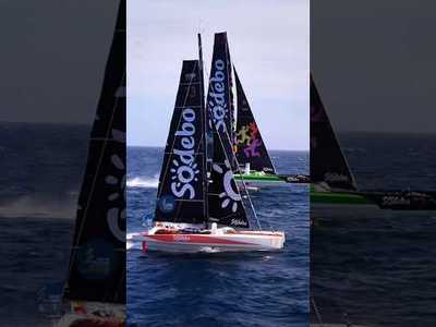 Sodebo Ultim 3 et Sodebo Fifty en vol lanc�s � plus de 30 noeuds.