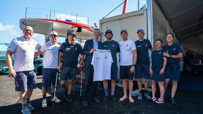 MAYOR OF NAPLES VISITS THE TEAM BASES AT NISIDA