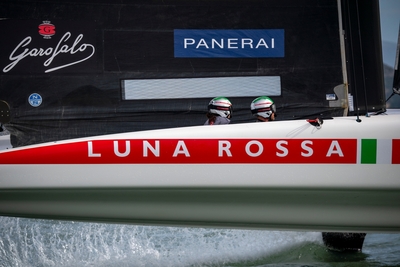 RECON LOG: LUNA ROSSA TWO-BOAT IN STUNNING CONDITIONS ON THE BAY OF ANGELS