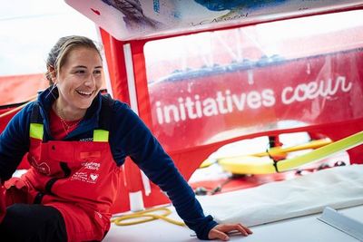 08 Jan Après un an d'apprentissage aux côtés de Samantha Davies, la jeune et talentueuse navigatrice devient la skippeuse-titre du projet Initiatives-Coeur. Violette s'inscrit dans la continuité de ce projet unique et pionnier, mêlant le sport et la... Lire la suite