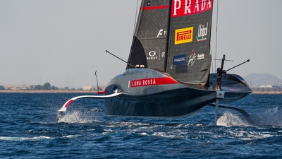IMPRESSIVE FIRST REAL DAY FOR LUNA ROSSA IN CAGLIARI