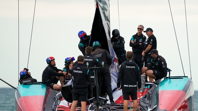 WHY ARE ETNZ TESTING THEIR NEW M2-1 MAINSAIL IN LIGHT CONDITIONS?