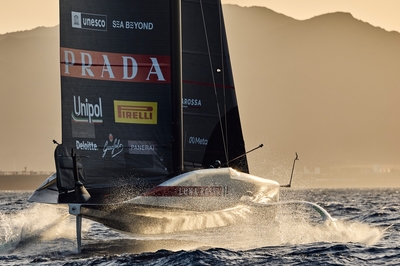 DATA, TESTING AND EMOTION: LUNA ROSSA FLIES AGAIN IN CAGLIARI