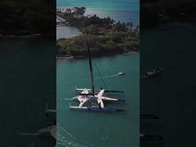 Départ du Maxi Banque Populaire XI de Pointe-à-Pitre