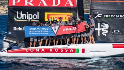 PETER BURLING & RUGGERO TITA TURN ON THE STYLE AS LUNA ROSSA WINS IN SARDINIA IN SENSATIONAL FASHION