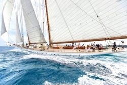  First class yachting